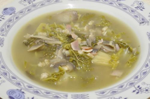Kapustová polévka s jíškou  – Snadné recept z Česko kuchyně, hotový za 30 - 45 minut